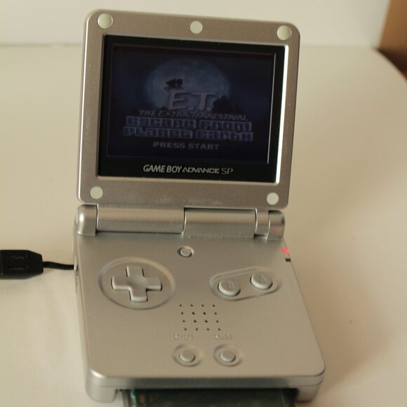 Nintendo Gameboy Advance SP Silver AGS-001 2002 - Picture 5 of 7